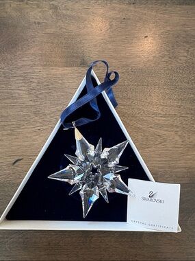 New Swarovski 2001 Christmas Crystal Star Ornament